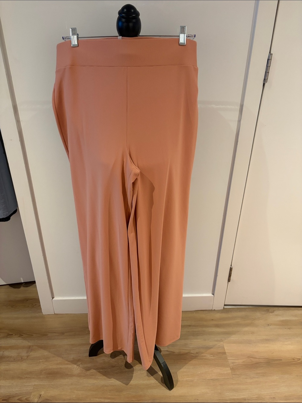 NWT RHONE Ripple Sweatpant in cameo pink